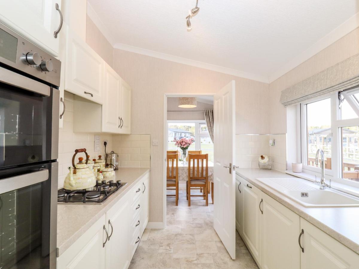 12 Bucklesham Park Villa Ипсуич Екстериор снимка