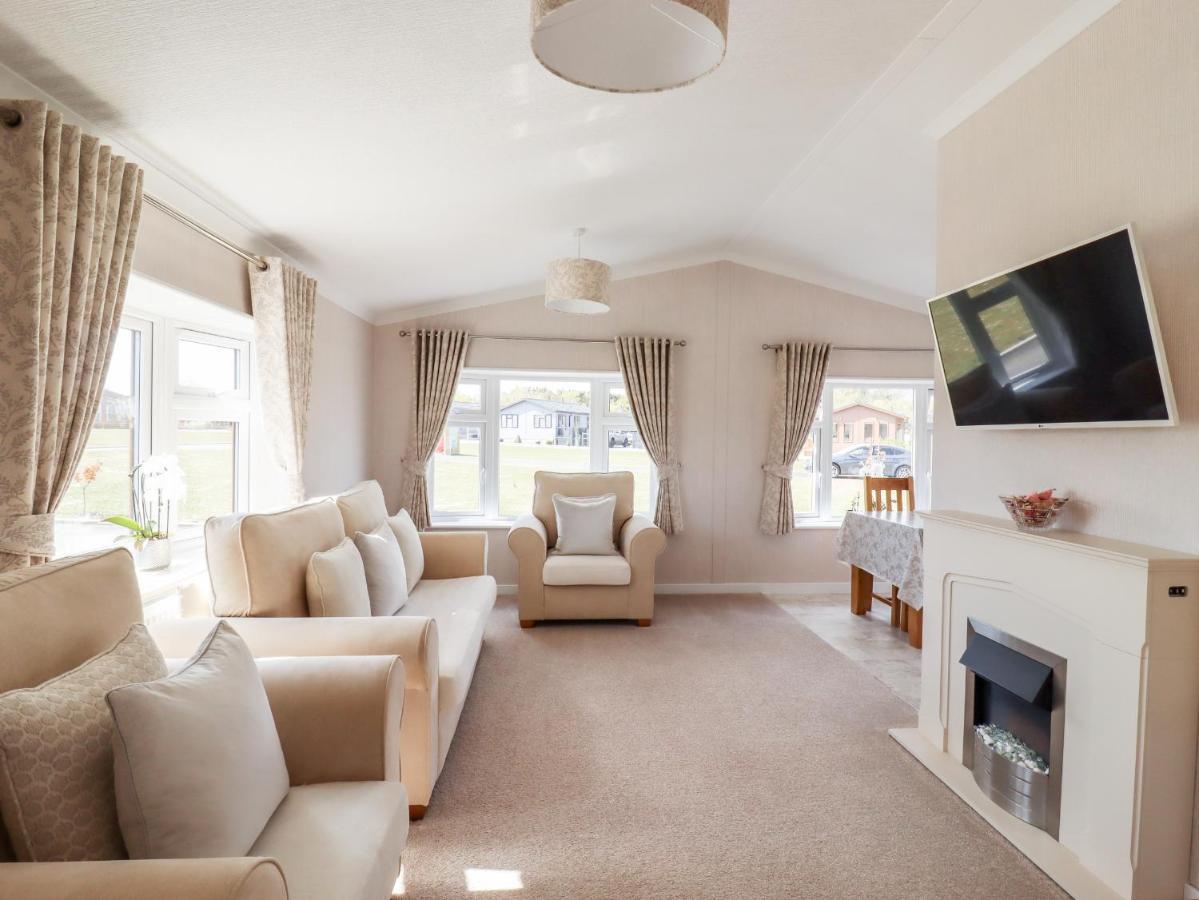 12 Bucklesham Park Villa Ипсуич Екстериор снимка