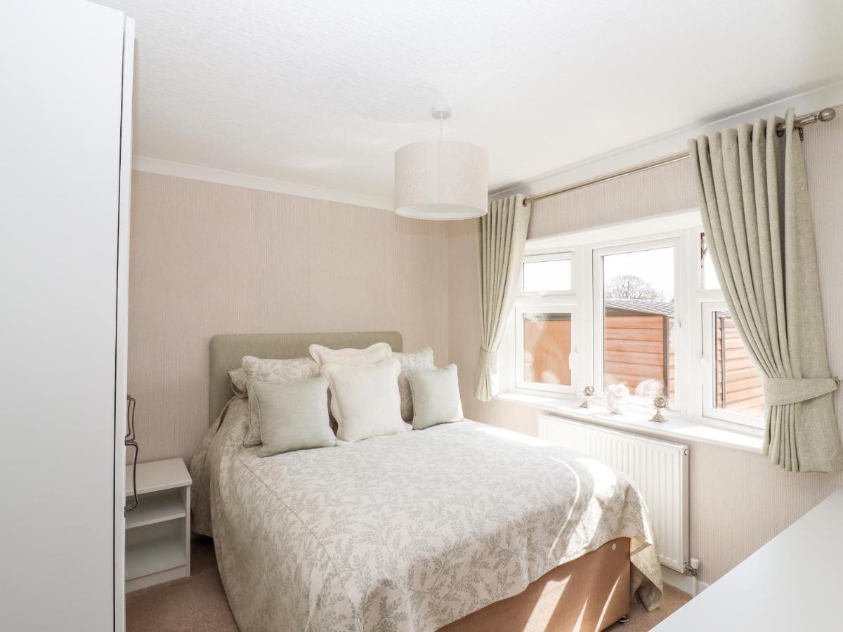 12 Bucklesham Park Villa Ипсуич Екстериор снимка