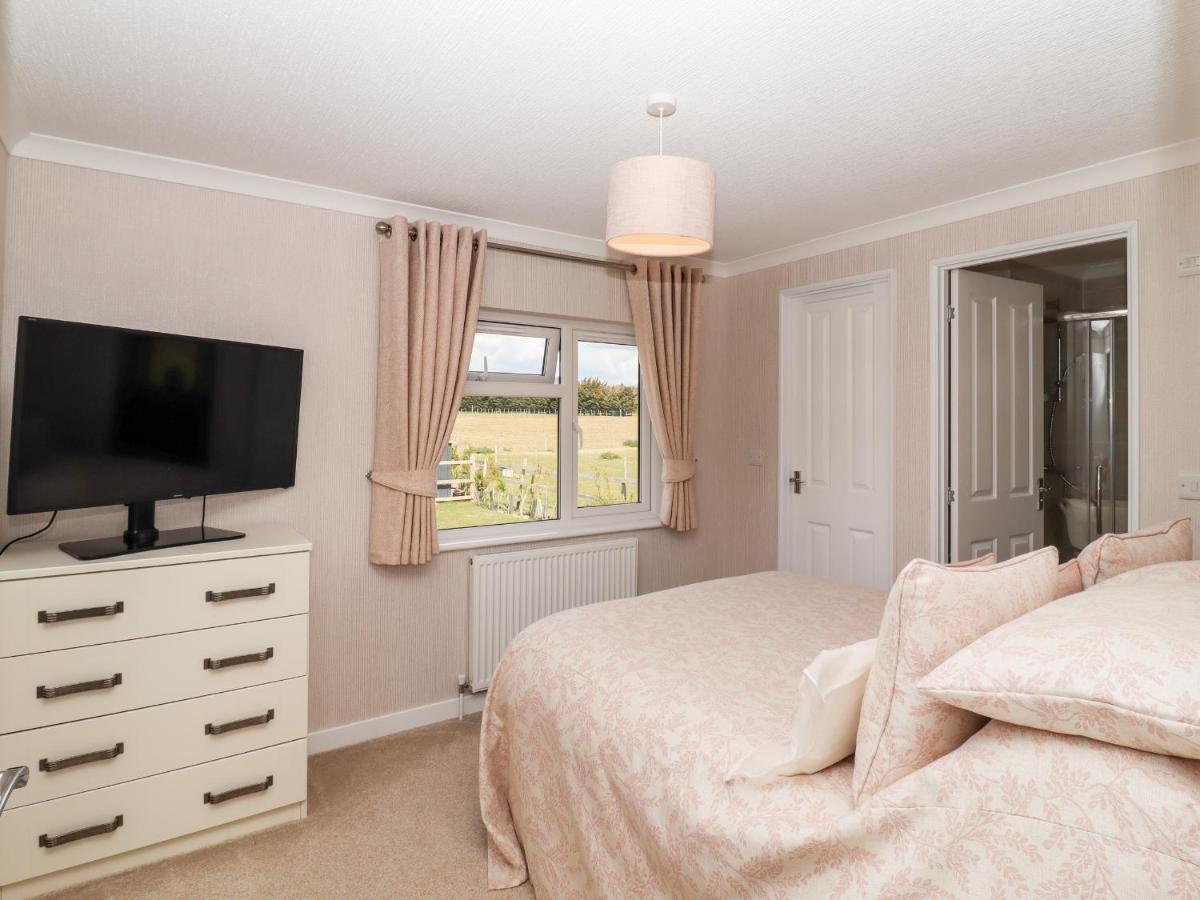 12 Bucklesham Park Villa Ипсуич Екстериор снимка